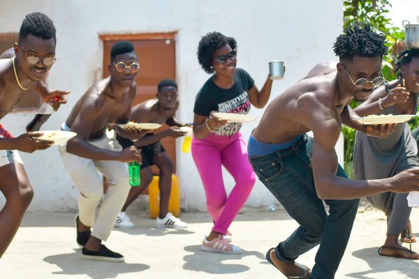 De Angolese dansers die hielpen om het nummer Jerusalema van Master KG viraal te laten gaan.