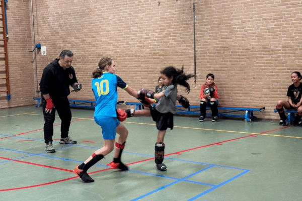 kickboksen, weerbaarheidstraining voor kinderen.