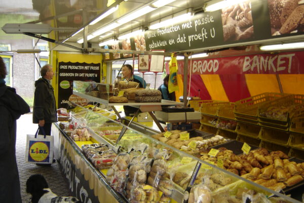 Bakkerij 't Stoepje op de markt in Wolfheze