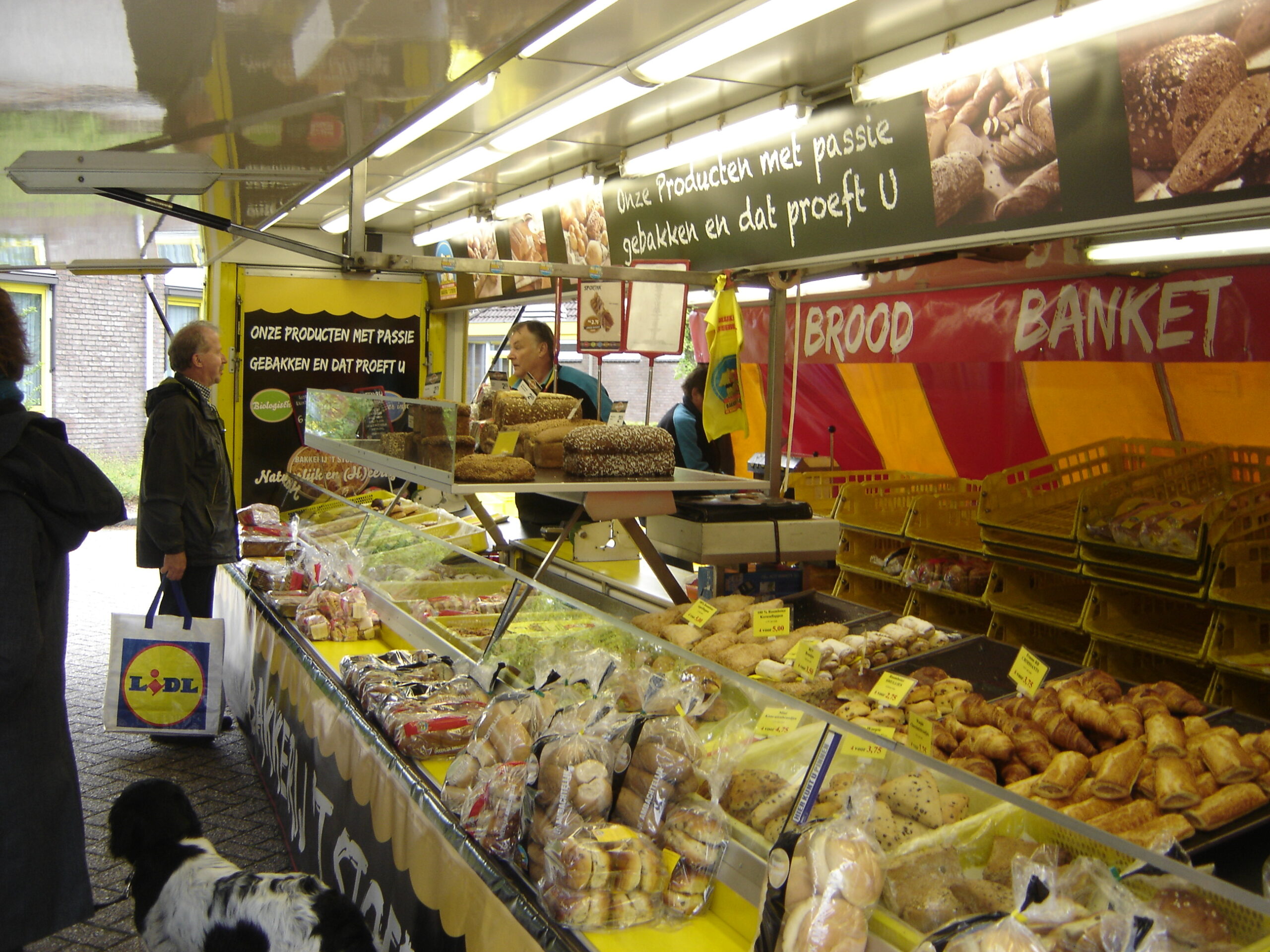 Bakkerij 't Stoepje op de markt in Wolfheze