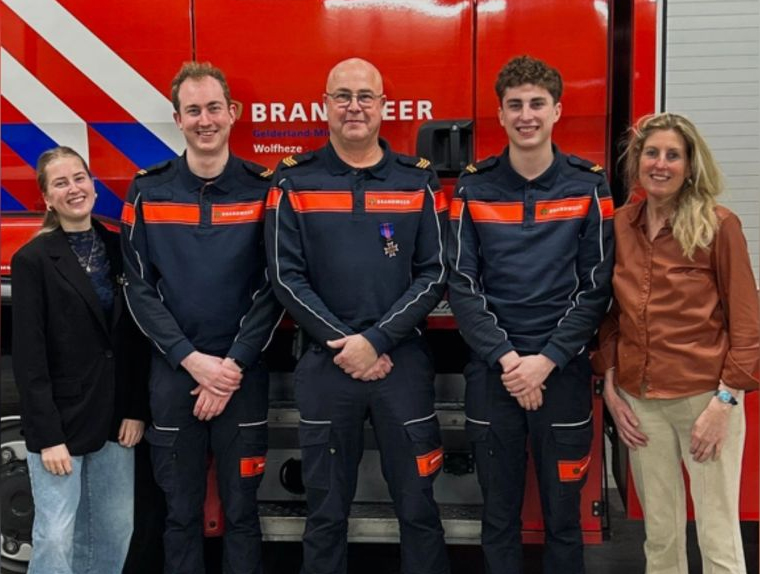 Brandweeronderscheiding voor Peter Peltzer